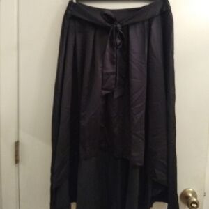 Black skirt High low hem Midi Full A-line EUC Elle Brand Sz Large